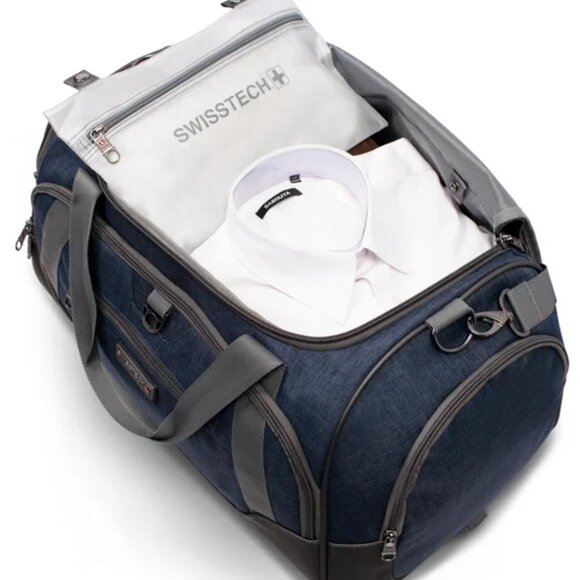 SwissTech Excursion Blue 24" Travel Duffel Bag NWT.  10.5"x24"x12". - Picture 2 of 7